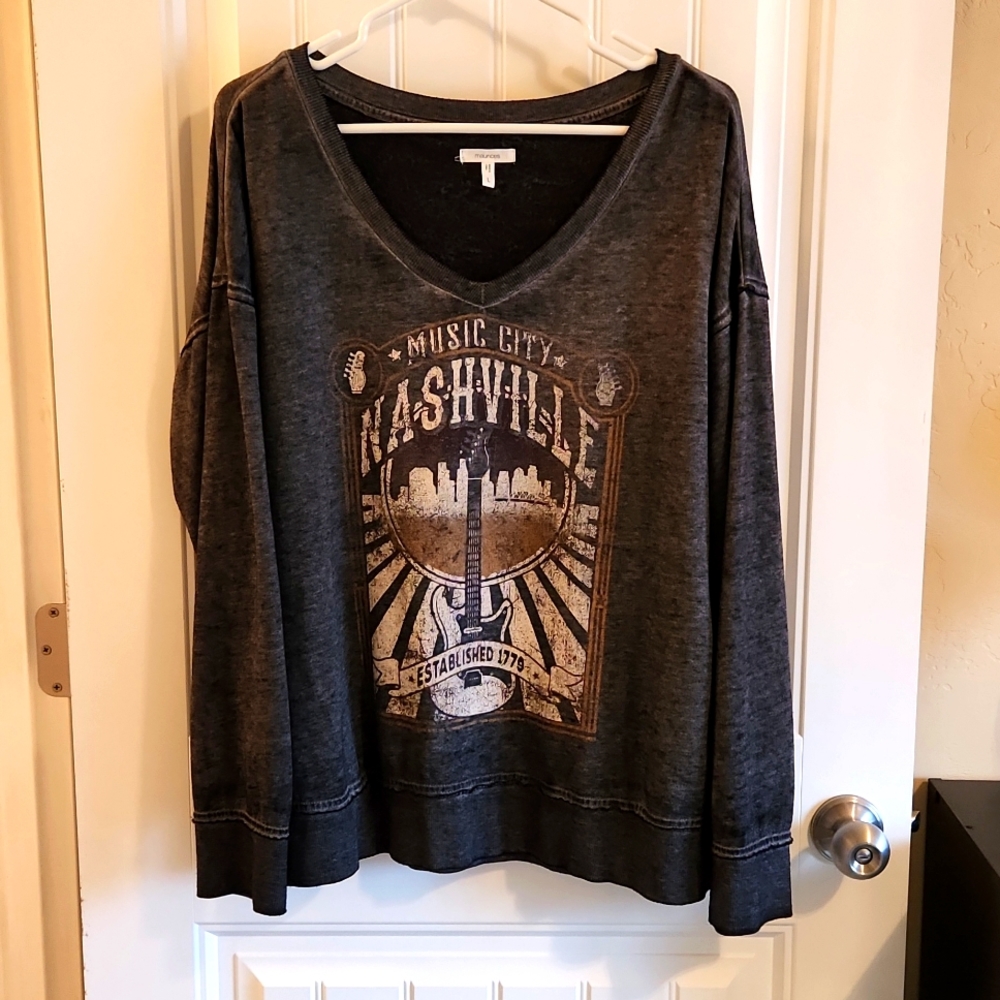 Nashville sweater NWOT